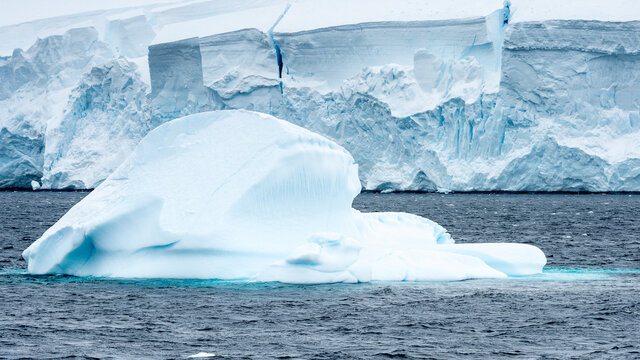 氷山の一角 の画像 2 710 件の Stock 写真 ベクターおよびビデオ Adobe Stock