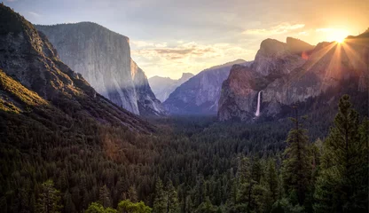 Photo sur Plexiglas Half Dome Sunrise on Yosemite Valley, Yosemite National Park, California