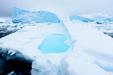 Fototapeta na wymiar Beautiful iceberg in Antarctica
