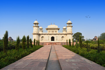 Fototapeta na wymiar beautiful view of itimad ud daulah in Agra, India