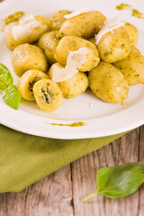 Potato gnocchi stuffed with pesto sauce.
