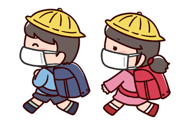 マスクをして登校する小学生　子供　帽子