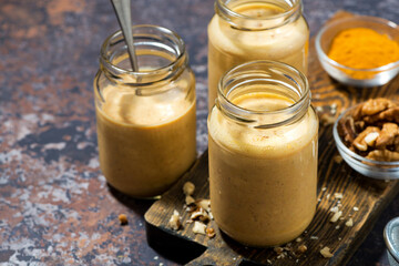 carrot smoothies with turmeric