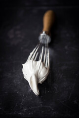 Whisking meringues