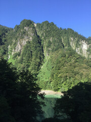 Fototapeta na wymiar Scenery along the Kurobe River in the Kurobe Gorge