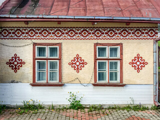 Fototapeta na wymiar Hausfassade in Ciocanesti, Rumänien
