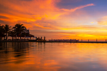 Fototapeta na wymiar Amazing sunset reflected in the water, Thailand