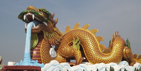 chinese dragon statue