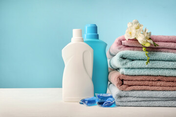 Obraz na płótnie Canvas Clean and fresh bath towels and washing powder