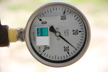 Hydrostatic testing and a manometer according to EN 837-1 Standard with the calibrated at pressure....