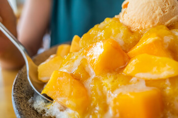 famous Taiwanese snacks of mango shaved ice