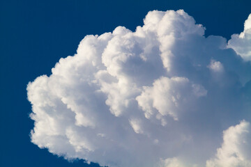 Naklejka premium white cloud on blue sky