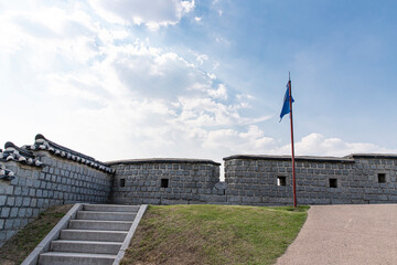 flag on the wall korea traditional architecture landscape  / 수원화성 한국 전통문화 한옥