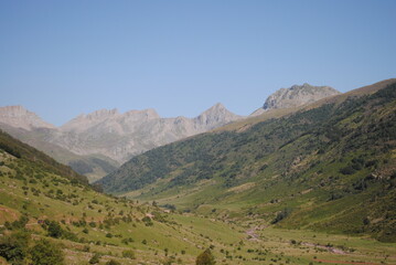 Fototapeta na wymiar Mountain landscape with rocky mountains at the spanish pyrenees.