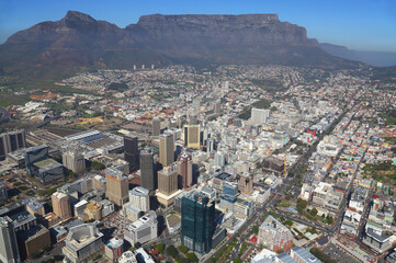 Obraz premium Cape Town, Western Cape / South Africa - 08/25/2016: Aerial photo of Cape Town CBD with Table Mountain in the background