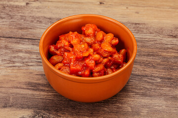 Baked kidney with tomato and pepper