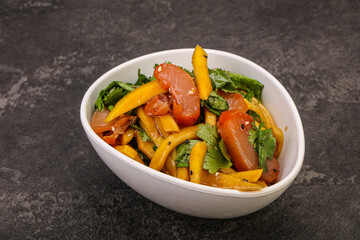 Salad with mango and chicken