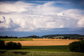 Fototapeta premium Ronneburg in der Sommerlandschaft 