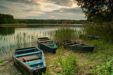 Obraz premium Fishing boats at the lake