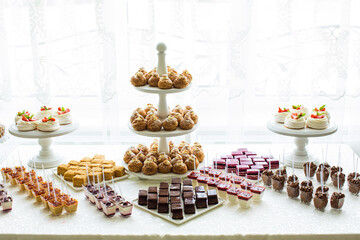 The presentation of confectionery for different tastes