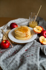 pancakes with honey and fruit juice