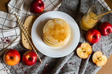 pancakes with honey and fruit juice