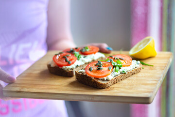sandwiches with tomato