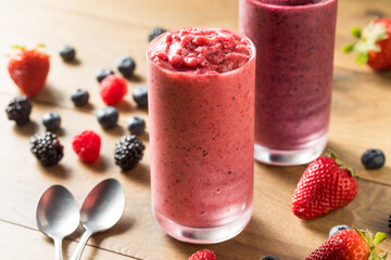 Organic Healthy Berry Smoothie