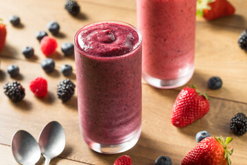 Organic Healthy Berry Smoothie