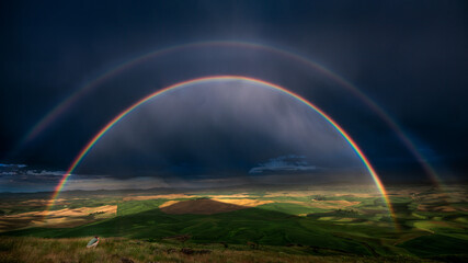 Fototapeta na wymiar Rainbow Over the Palouse