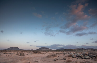 Obraz na płótnie Canvas sunset in desert in Fuerteventura