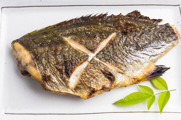 イサキの塩焼き