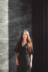 Obraz premium beautiful model on the city streets