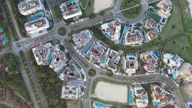 imagem aerea dos belos condominios da Riviera de S&atilde;o Louren&ccedil;o, litoral Norte de S&atilde;o Paulo