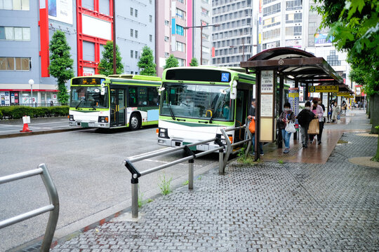 池袋西口バス停