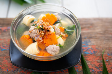 Clear Soup with Ivy Gourd, Tofu and Minced Pork