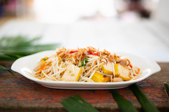 Stir Fried Bean Sprouts With Tofu And Scallion. Asian Vegetable Stir Fry