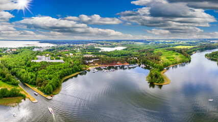  Mazury-kraina tysiąca jezior w północno-wschodniej Polsce © Janusz Lipiński