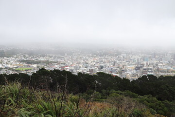 Paysage urbain sous la brume à Wellington, Nouvelle Zélande
