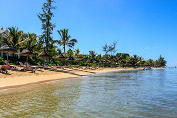 An Strand im Süden der Insel Mauritius