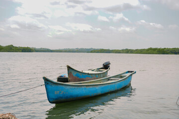 Fototapeta na wymiar small boat
