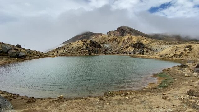 Lac volcanique du parc Tongariro, Nouvelle Z&eacute;lande 