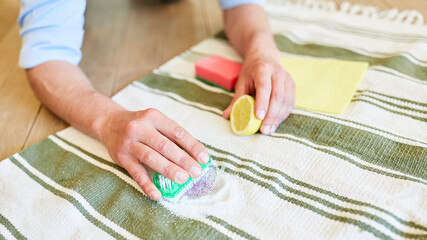 Remove red wine stain from the carpet with lemon