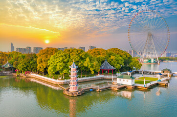 Dusk scenery of Lihu scenic spot, Wuxi City, Jiangsu Province, China