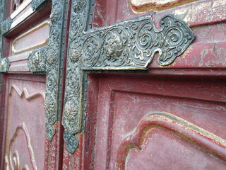 old door in forbidden city
