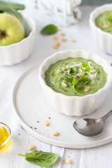 Green avocado soup with apple