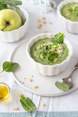 Green avocado soup with apple