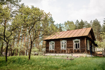 Obraz premium old abandoned village, ancient wooden house