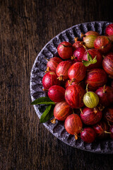 Stachelbeeren auf Teller