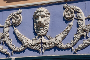 At the mouth of the Yauza there was a settlement of silver coin minters. The center of this settlement, called Silversmiths was the Trinity Church and the urban manor of noble family.    